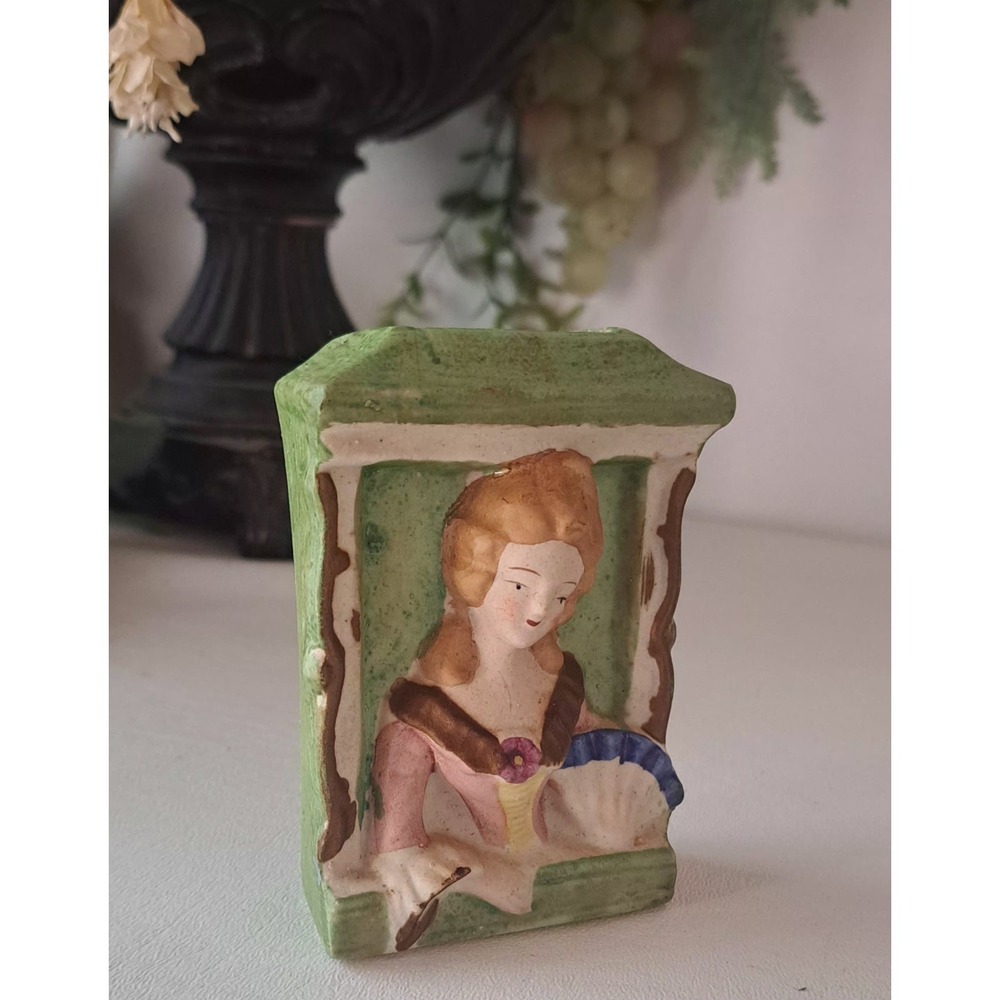 Vintage Bisque Wall Pocket Victorian Woman in Window Occupied Japan - Picture 4 of 10